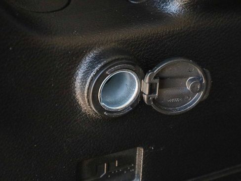 Used 2024 Jeep Wrangler Willys image 30