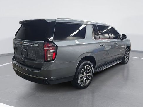 Used 2021 Chevrolet Suburban LT image 2