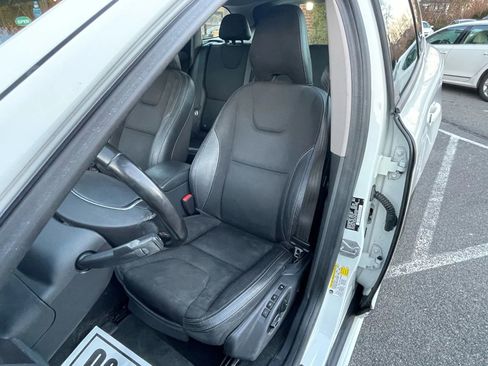 Used 2016 Volvo XC60 T5 image 17