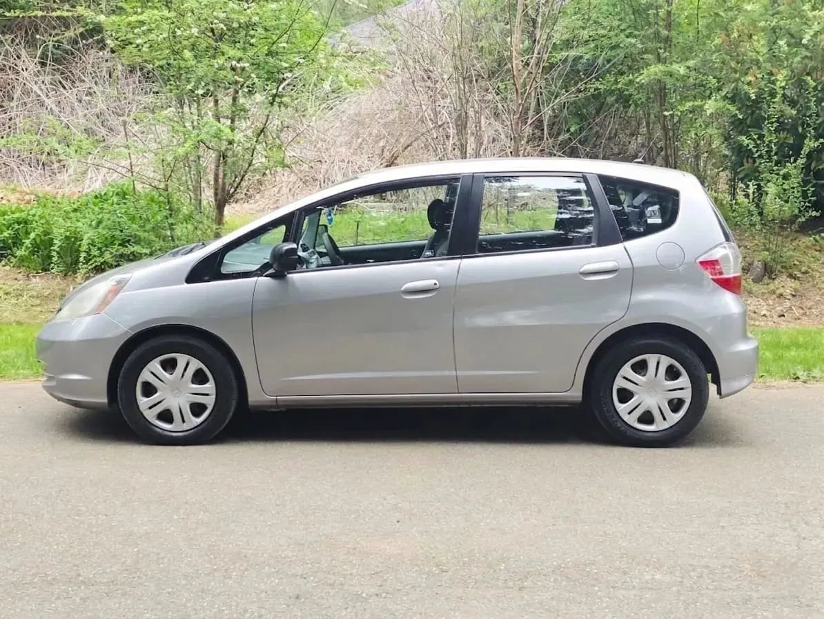 Used 2009 Honda Fit image 2