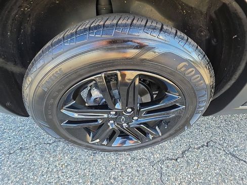 Used 2024 Chevrolet Trax ACTIV w/ Sunroof Package FWD image 35