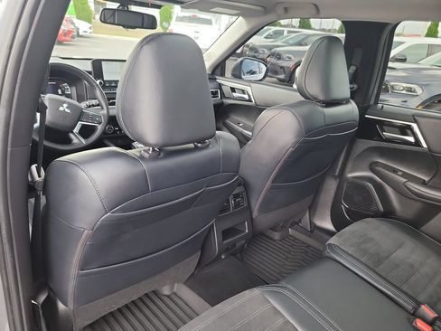 Used 2024 Mitsubishi Outlander SE FWD image 13