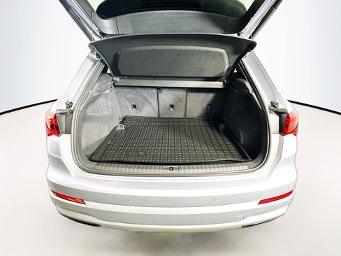 Used 2020 Audi Q3 2.0T Premium w/ Convenience Package image 28