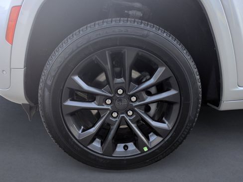 New 2026 Jeep Grand Cherokee Limited Reserve image 14