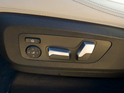 Used 2023 BMW X5 xDrive40i w/ Premium Package image 12