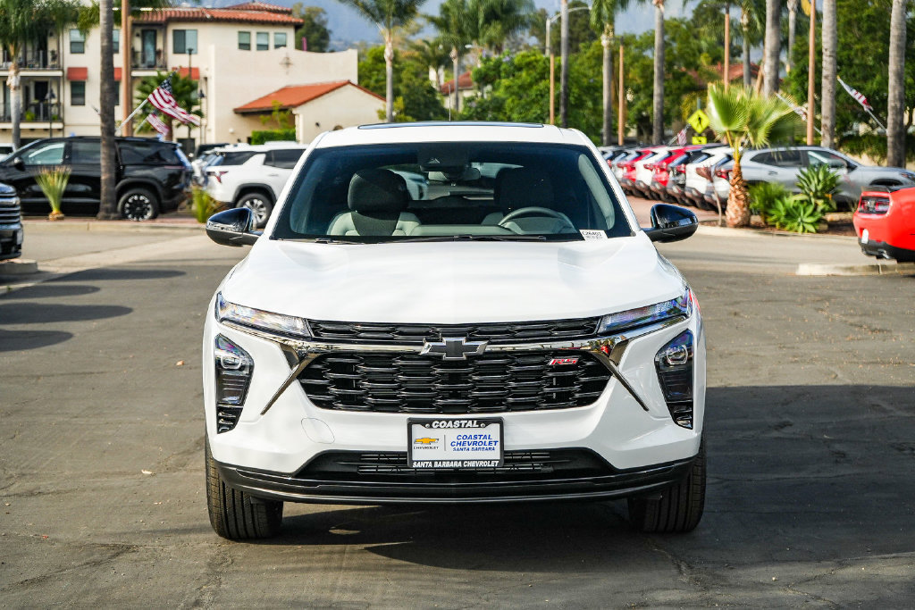 New 2026 Chevrolet Trax RS w/ Sunroof Package FWD image 2