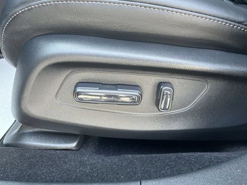 Used 2025 Honda HR-V EX-L image 16