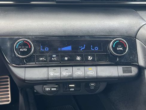 Used 2025 Hyundai Elantra Sport FWD image 19