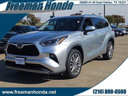 Used 2021 Toyota Highlander Platinum image 1