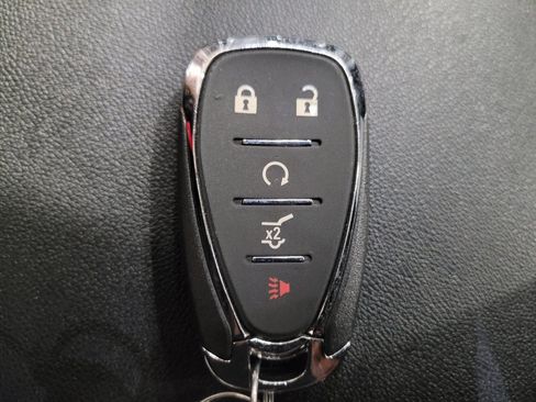 Used 2023 Chevrolet Equinox LT FWD image 32