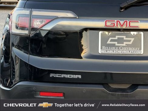 Used 2017 GMC Acadia SLT w/ LPO, Black Accent Package AWD/4WD image 9