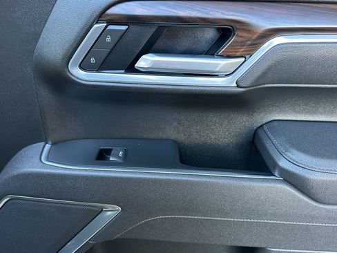 Certified 2025 GMC Sierra 1500 SLT image 21