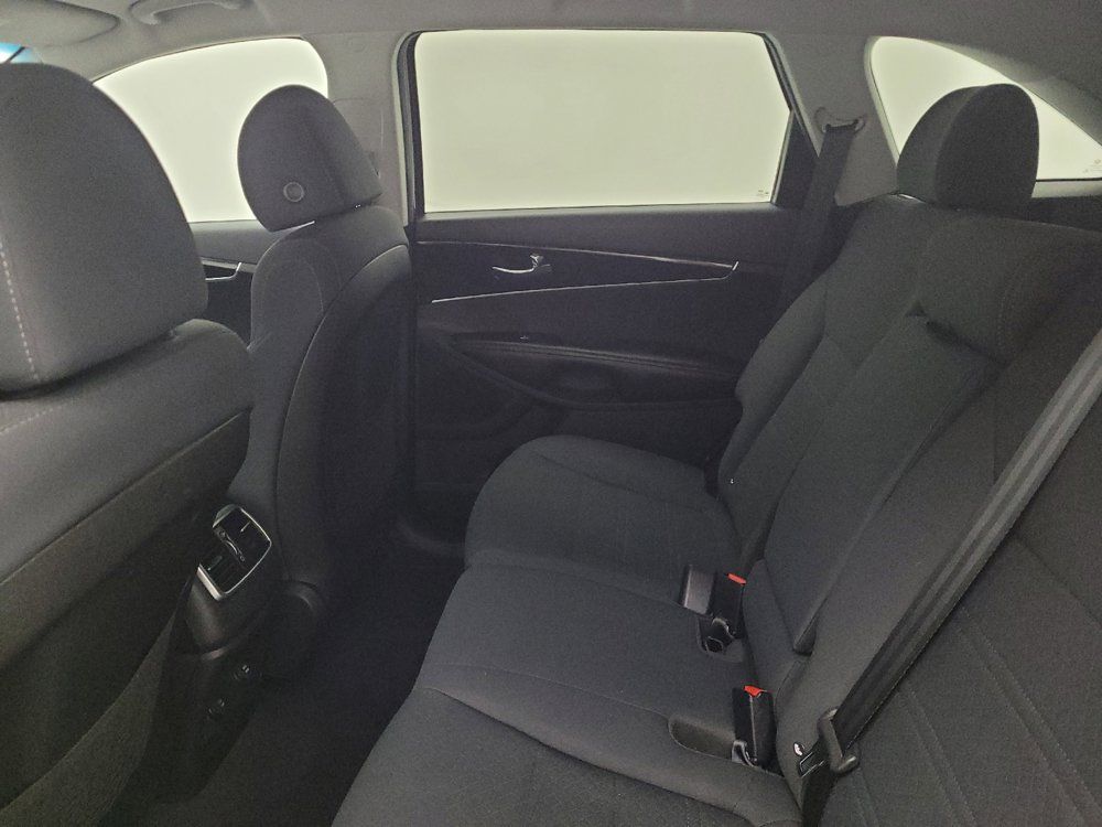 Used 2019 Kia Sorento AWD V6 image 18