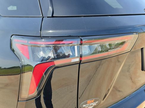 New 2026 Chevrolet Equinox RS w/ Convenience Package III FWD image 33