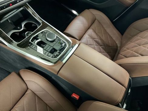 Certified 2024 BMW X7 xDrive40i image 22