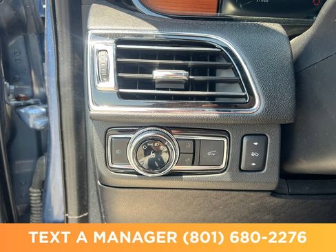 Used 2019 Lincoln Navigator Reserve AWD/4WD image 30