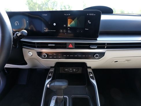 Certified 2025 Kia Sorento S w/ Panoramic Sunroof Package FWD image 17