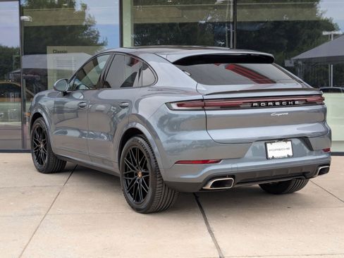 New 2026 Porsche Cayenne Coupe AWD/4WD image 3