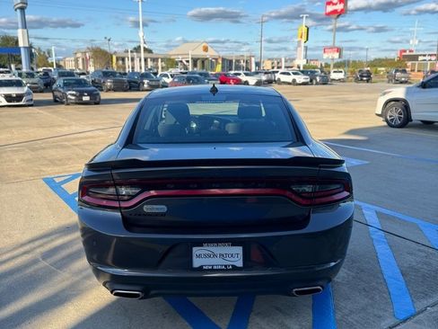 Used 2023 Dodge Charger SXT w/ Blacktop Package image 5