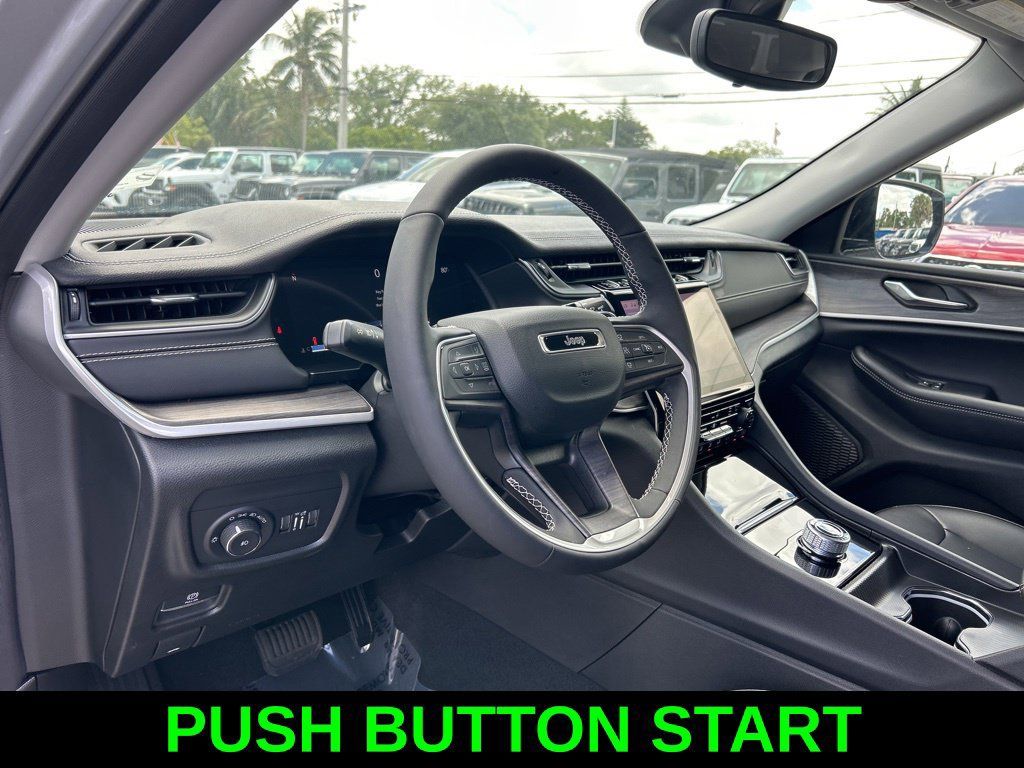 Used 2024 Jeep Grand Cherokee L Limited RWD image 12
