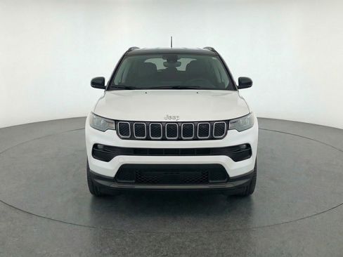 Used 2025 Jeep Compass Limited image 2