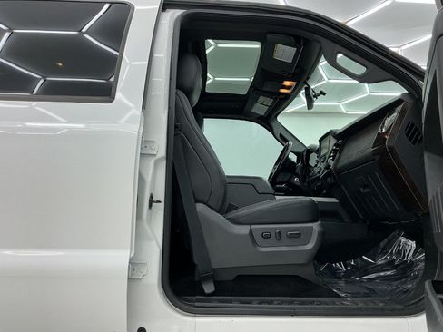 Used 2015 Ford F250 Platinum w/ FX4 Off-Road Package AWD/4WD image 15