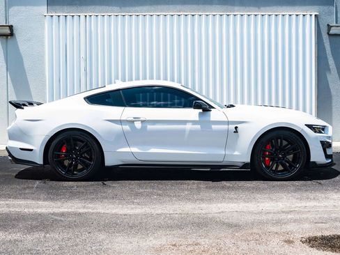 Used 2020 Ford Mustang Shelby GT500 w/ Technology Package RWD image 4