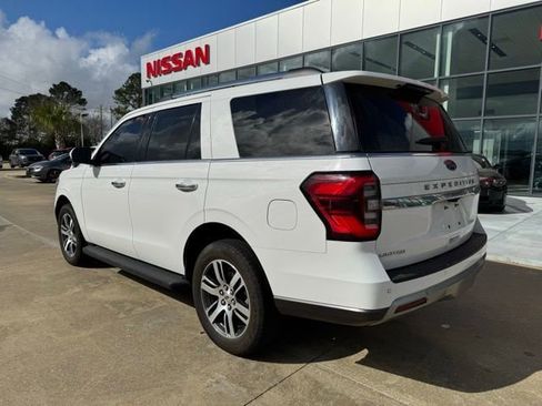 Used 2024 Ford Expedition Limited image 3