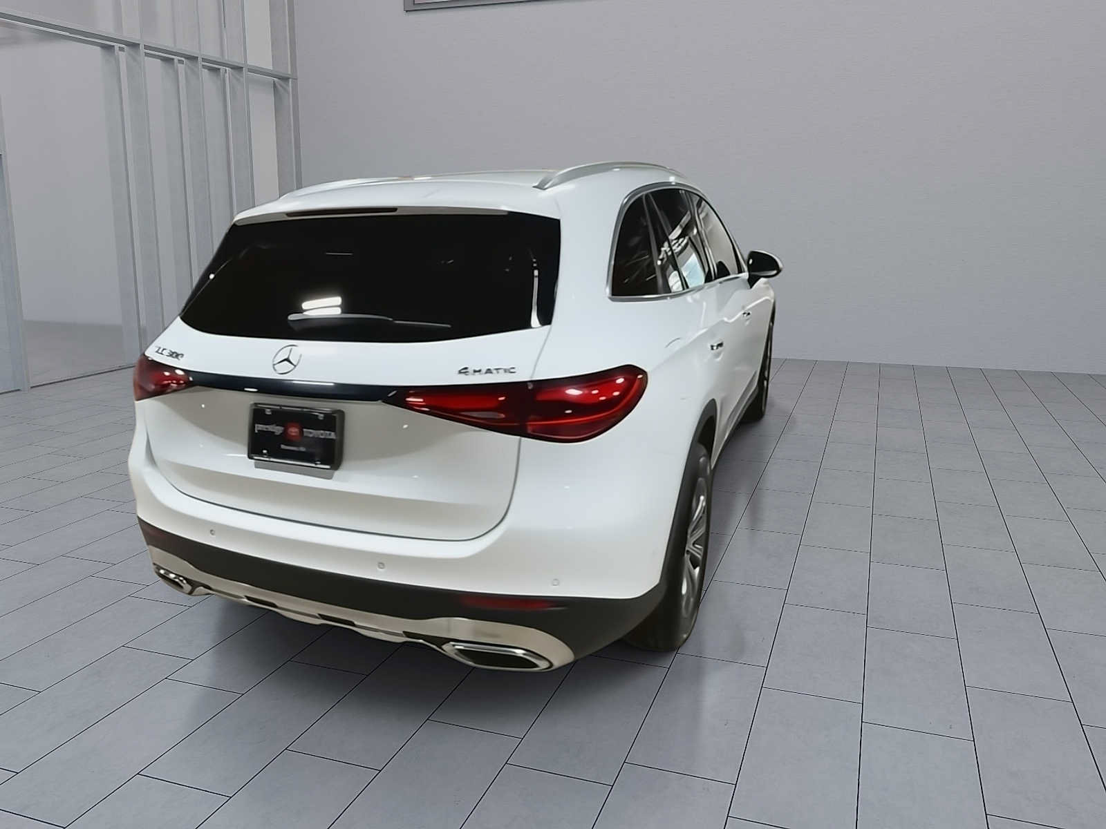 Used 2024 Mercedes-Benz GLC 300 4MATIC image 8