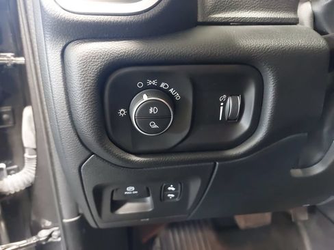 Used 2022 RAM 1500 Big Horn AWD/4WD image 26