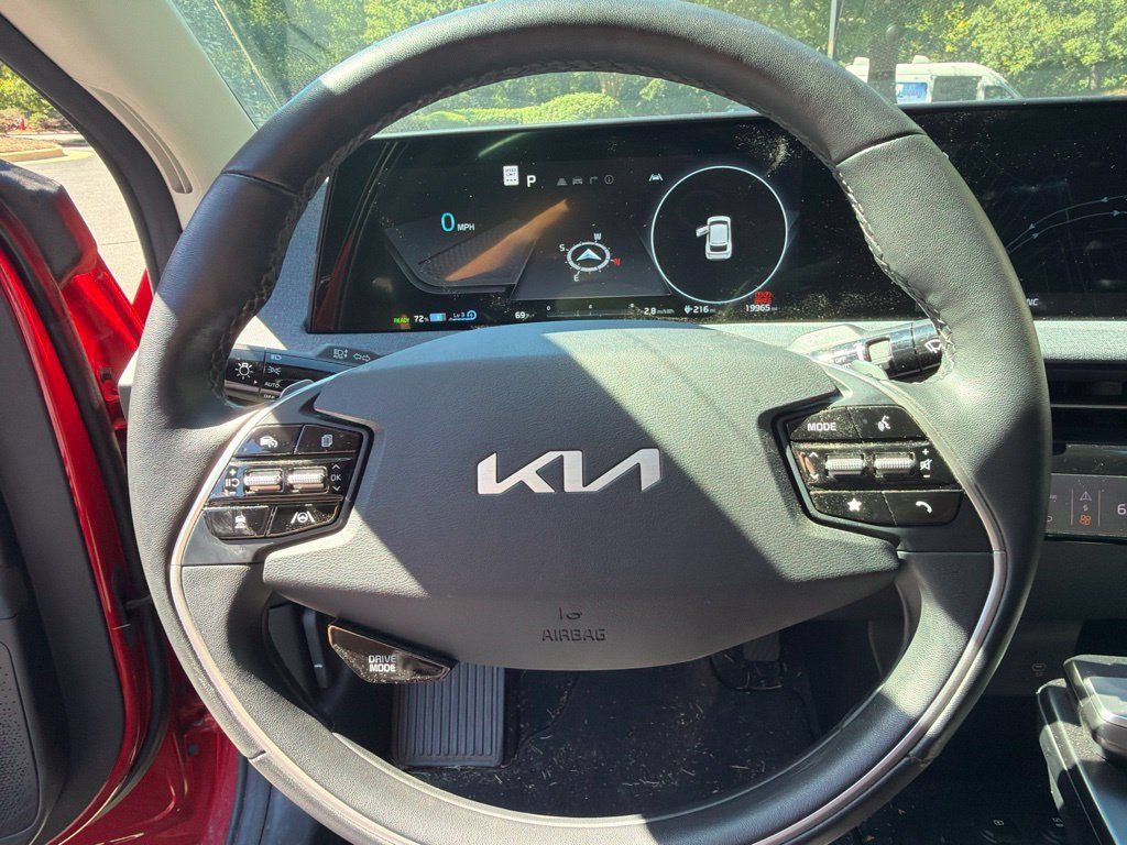 Used 2024 Kia EV6 Light AWD/4WD image 8