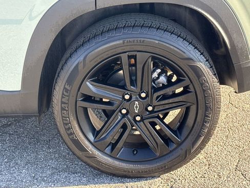 Used 2025 Chevrolet Trax ACTIV image 19