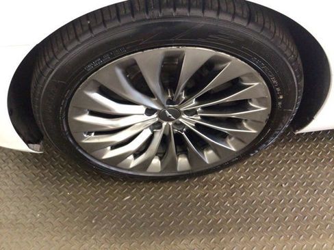 Used 2017 Genesis G90 3.3T Premium RWD image 26