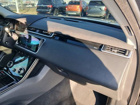 Used 2018 Land Rover Range Rover Velar S AWD/4WD image 16