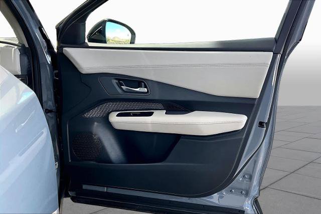 Certified 2023 Nissan Ariya FWD image 22