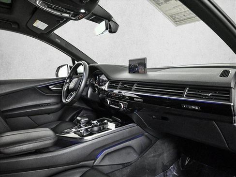 Used 2018 Audi Q7 3.0T Prestige w/ Prestige Package AWD/4WD image 24