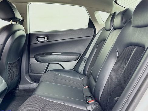 Used 2019 Kia Optima S image 11