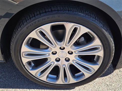 Used 2018 Buick LaCrosse Avenir w/ Driver Confidence Package #2 image 9