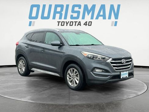 Used 2017 Hyundai Tucson SE image 1