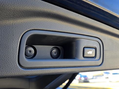 Used 2017 Honda Pilot Touring image 16