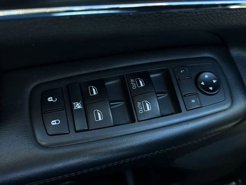 Used 2019 Jeep Grand Cherokee Limited image 22