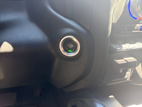 Used 2021 GMC Sierra 2500 AT4 w/ AT4 Premium Plus Package AWD/4WD image 25