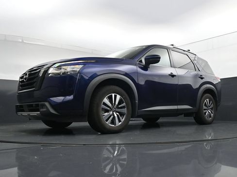 Used 2023 Nissan Pathfinder SL FWD image 37