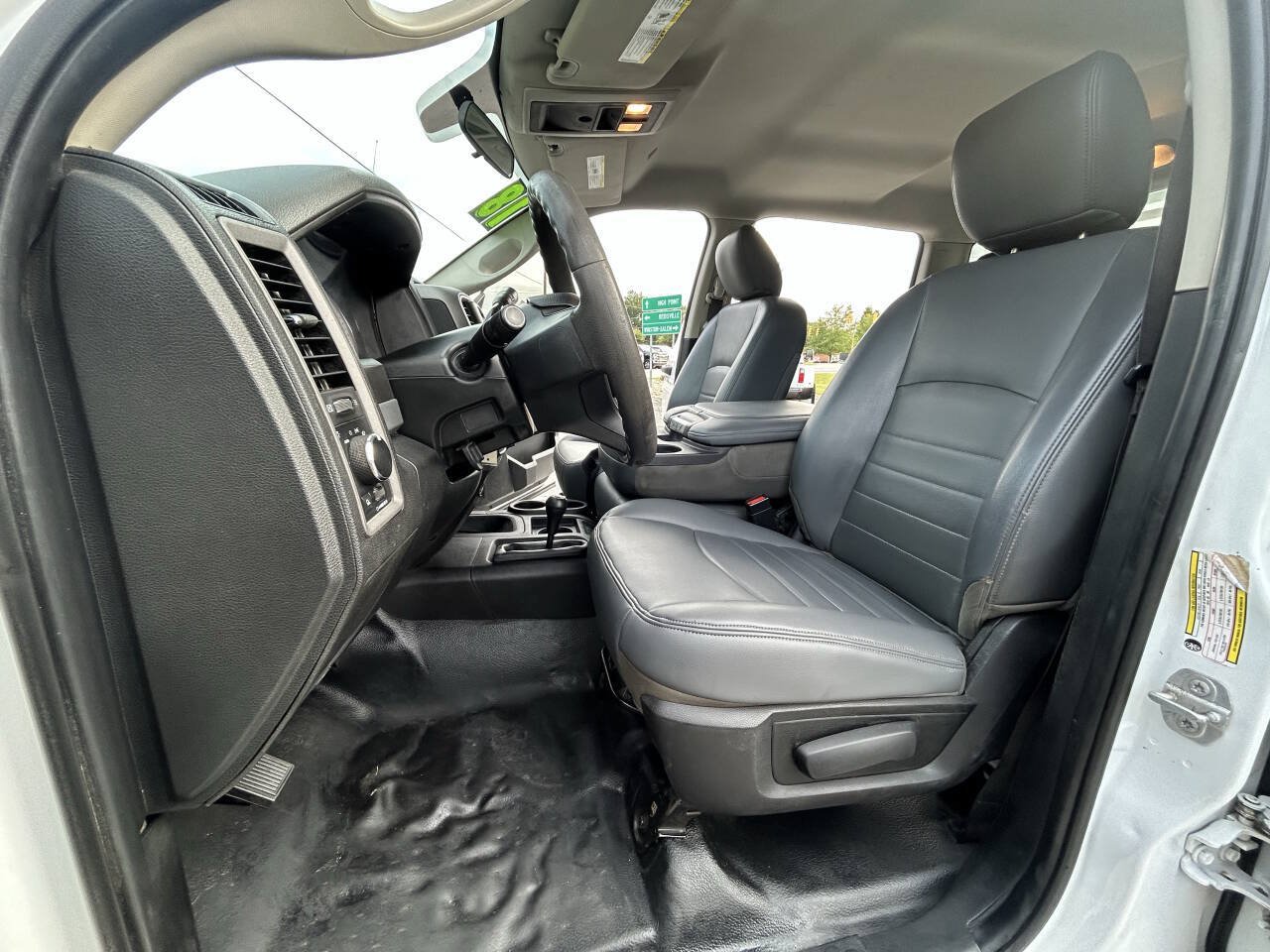 Used 2018 RAM 3500 Tradesman w/ Chrome Appearance Group AWD/4WD image 19