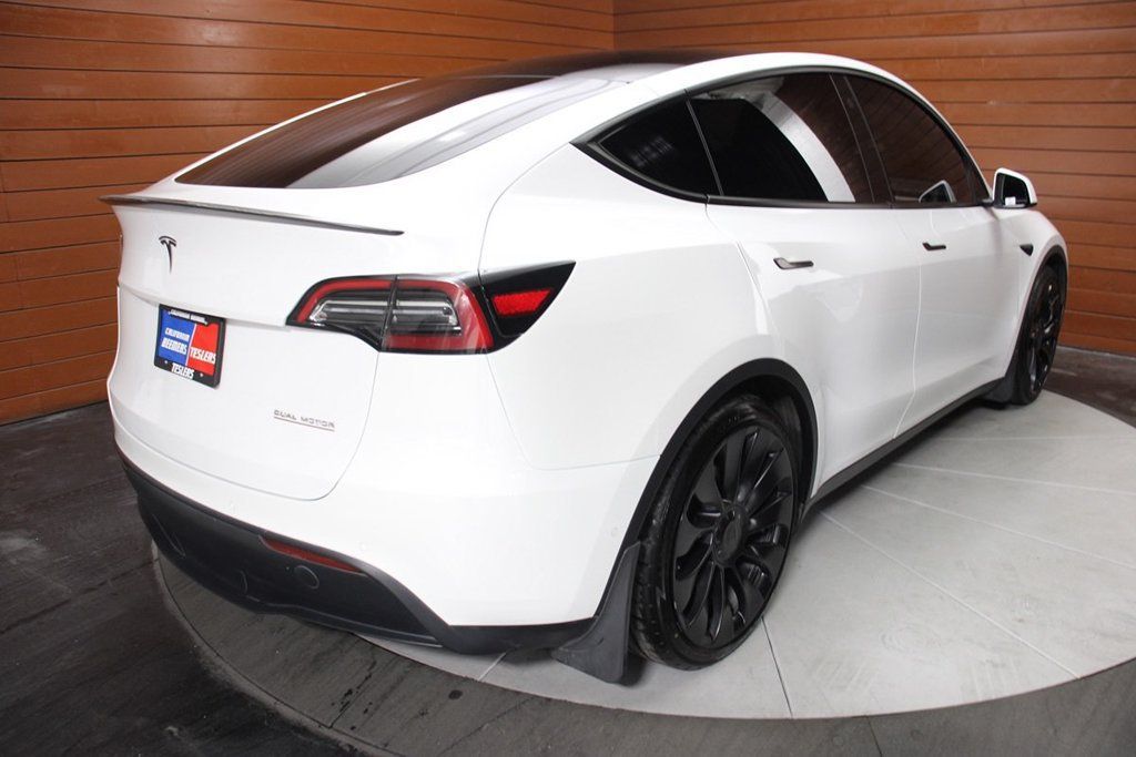 Used 2022 Tesla Model Y Performance AWD/4WD image 14