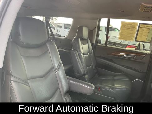 Used 2019 Cadillac Escalade ESV Premium Luxury RWD image 25