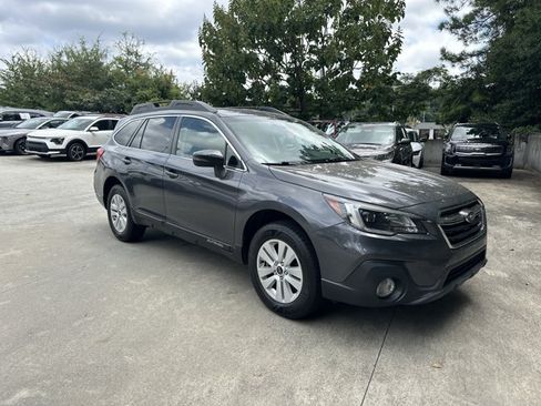 Used 2018 Subaru Outback 2.5i Premium AWD/4WD image 4