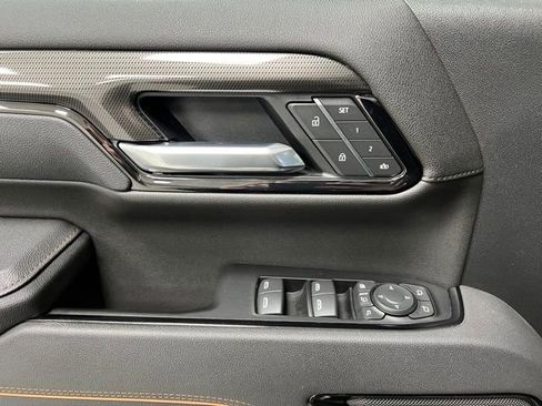 Used 2025 GMC Sierra 3500 AT4 w/ AT4 Premium Plus Package image 24