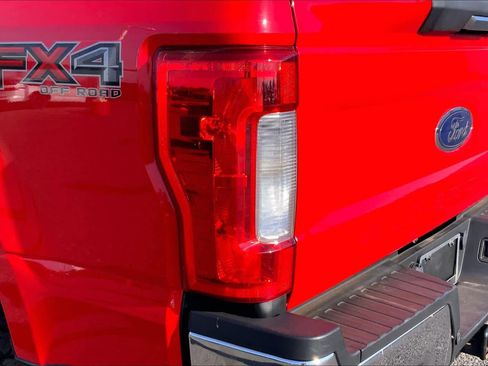 Used 2017 Ford F250 Lariat w/ Lariat Value Package AWD/4WD image 29