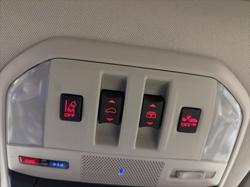 Used 2022 Subaru Ascent Limited w/ Technology Package image 27